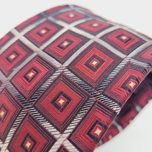 Bergamo New York | Vintage Maroon and Silver/Gray Checker Pattern Tie - Picture 7 of 11